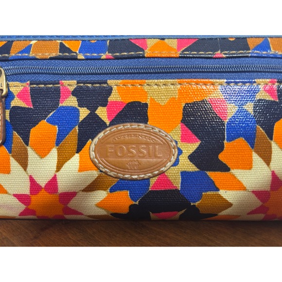 Fossil Geometric Multicolor Zip Around Wallet Organizer - Picture 3 of 7